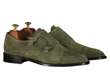 Load image into Gallery viewer, Scarpa doppia fibbia scamosciata verde
