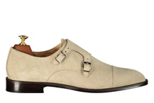 Load image into Gallery viewer, Scarpa doppia fibbia scamosciata taupe
