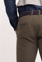 Load image into Gallery viewer, Chino twill verde militare
