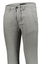 Load image into Gallery viewer, Pantalone rigato con laccio
