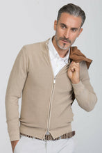 Load image into Gallery viewer, Maglia delavè full zip beige

