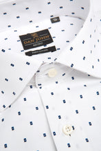 Load image into Gallery viewer, Camicia motivo geometrico bianca slim
