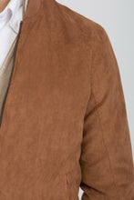 Load image into Gallery viewer, Bomber in camoscio cognac
