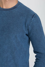 Load image into Gallery viewer, Maglia delavè girocollo nido d'ape indaco
