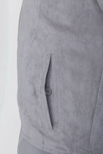 Load image into Gallery viewer, Bomber in camoscio grigio

