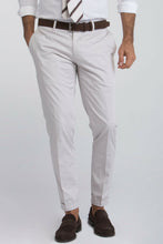 Load image into Gallery viewer, Pantalone gabardina gesso
